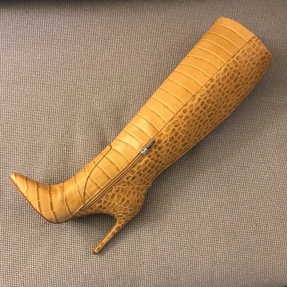 Vince Camuto Fendels Stiletto Crocodile Boot - Picture 3 of 7